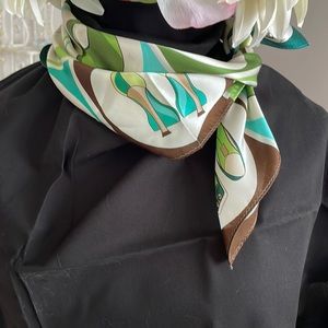 Echo silky scarf